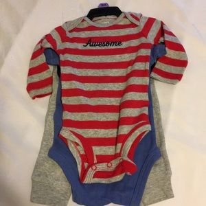 Bnwt 3piece boy set bear hugs awesome